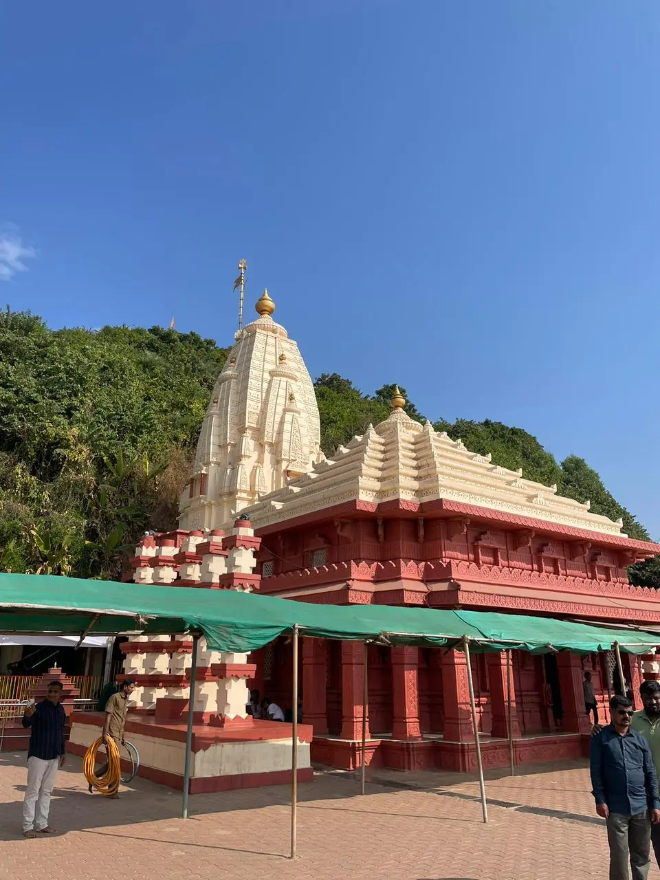 Beautiful temple near Pune daytime visit with Kadam Tours and Travels cab service